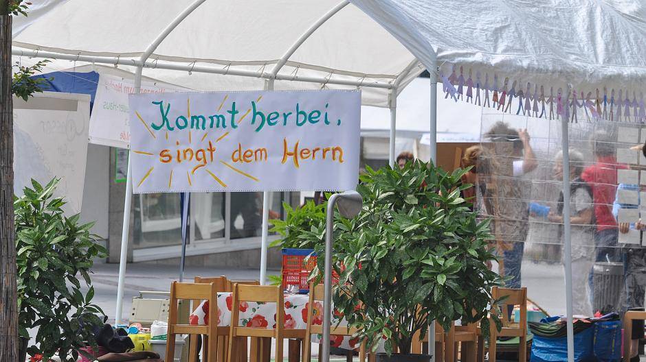 Kinder singen beim...