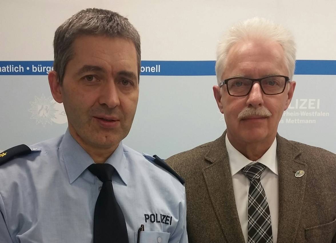  Der Leiter der Direktion Verkehr, Thomas Decken (li.) zusammen mit Landrat Thomas Hendele. 