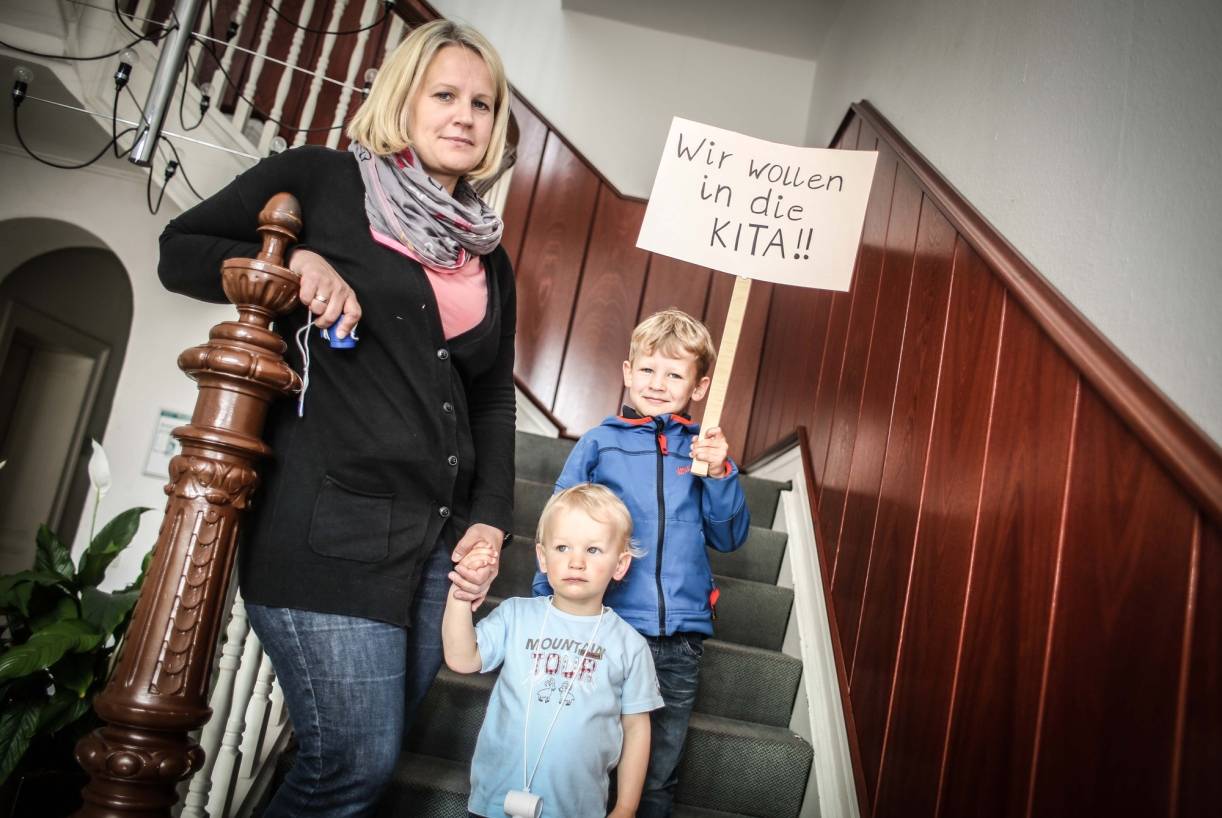  Alexandra Koelman ist sauer: "Der Kita-Streik wird auf dem Rücken der Eltern ausgetragen", sagt sie. Ihre Kinder Vincent (2) und Henry (5) muss sie momentan zuhause betreuen. 