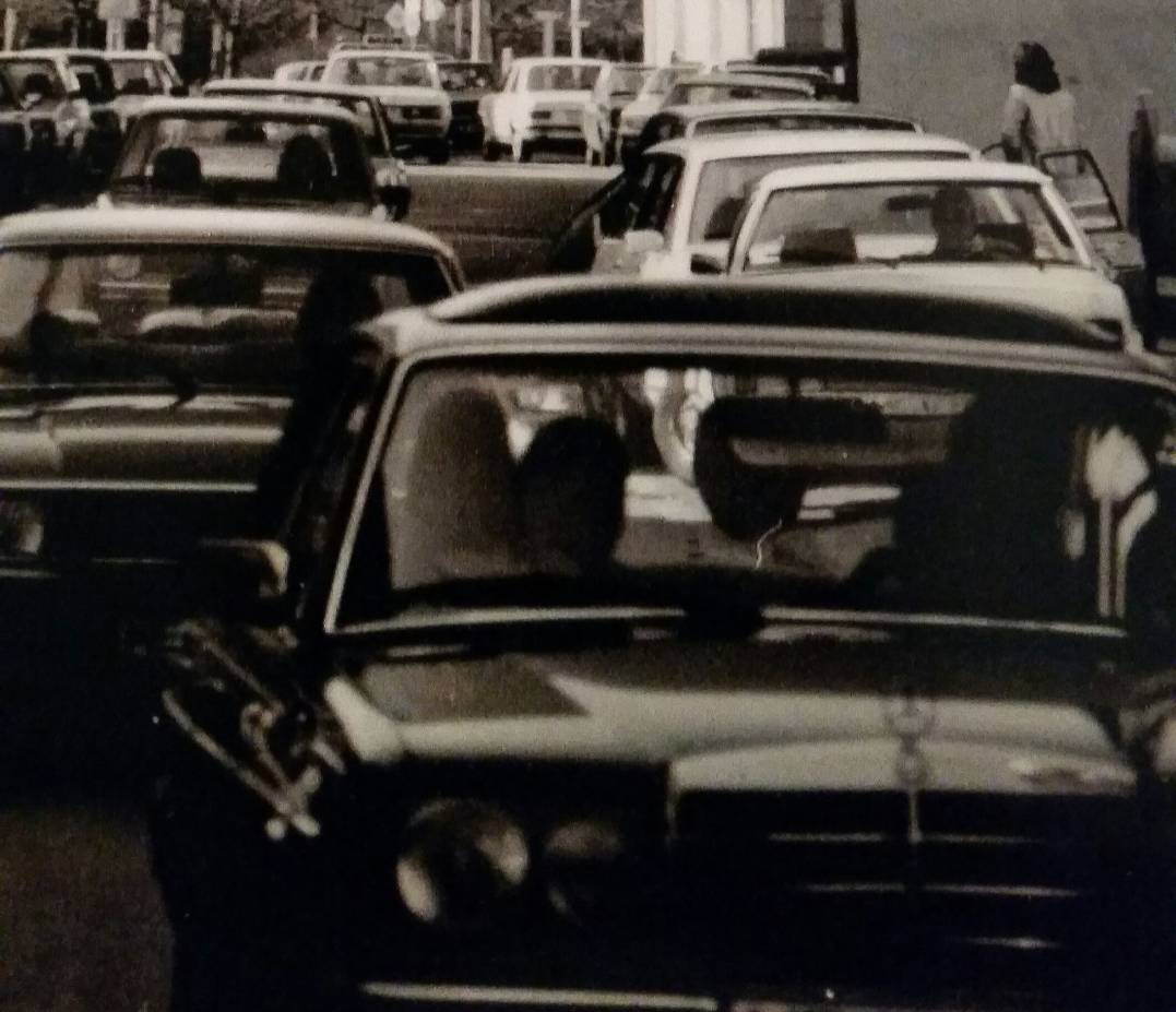  Früher rollten tatsächlich mal Autos über die Bahnstraße. Heute gibt es Für- und Gegenstimmen, die alten Zeiten wieder aufleben zu lassen. 