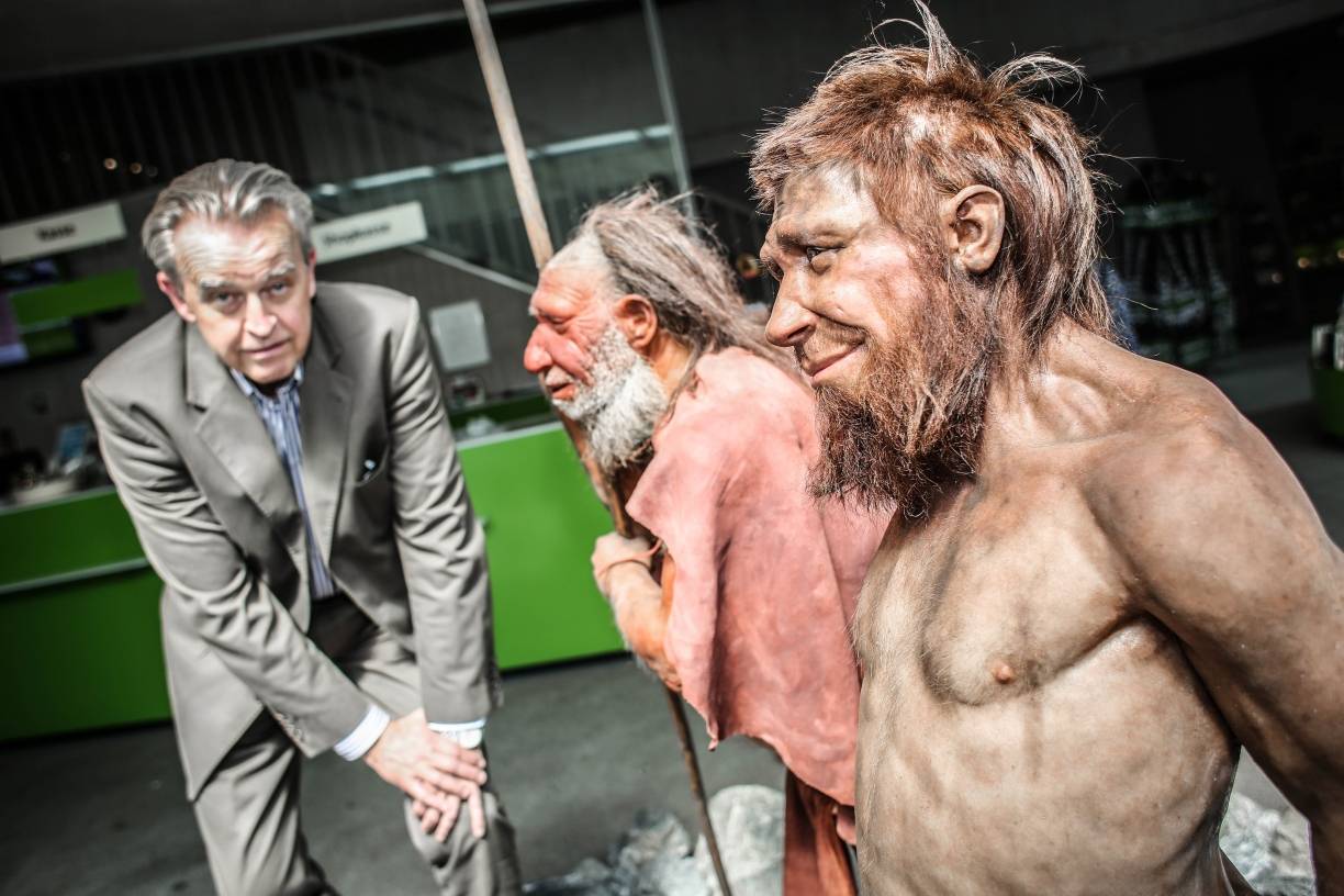  Spyrou (r.) könnte der Enkel oder Neffe unseres Herrn N. sein“, sagt Museumsdirektor Gerd-Christian Weniger. 