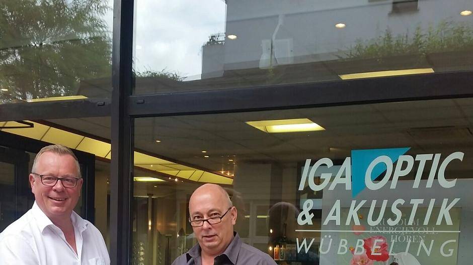 Der perfekte Tag: Dank kompetenter Beratung freut sich Gewinner Konrad Löber über...