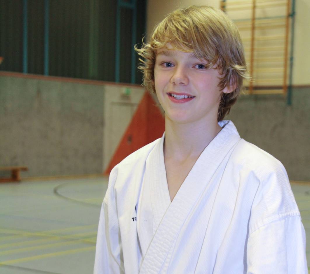 Ganz schön sportlich: Neben dem Karate-Training spielt Magnus Mesters noch Fußball. Im Urlaub stehen zudem Wellenreiten und Kitesurfen auf dem Programm. 