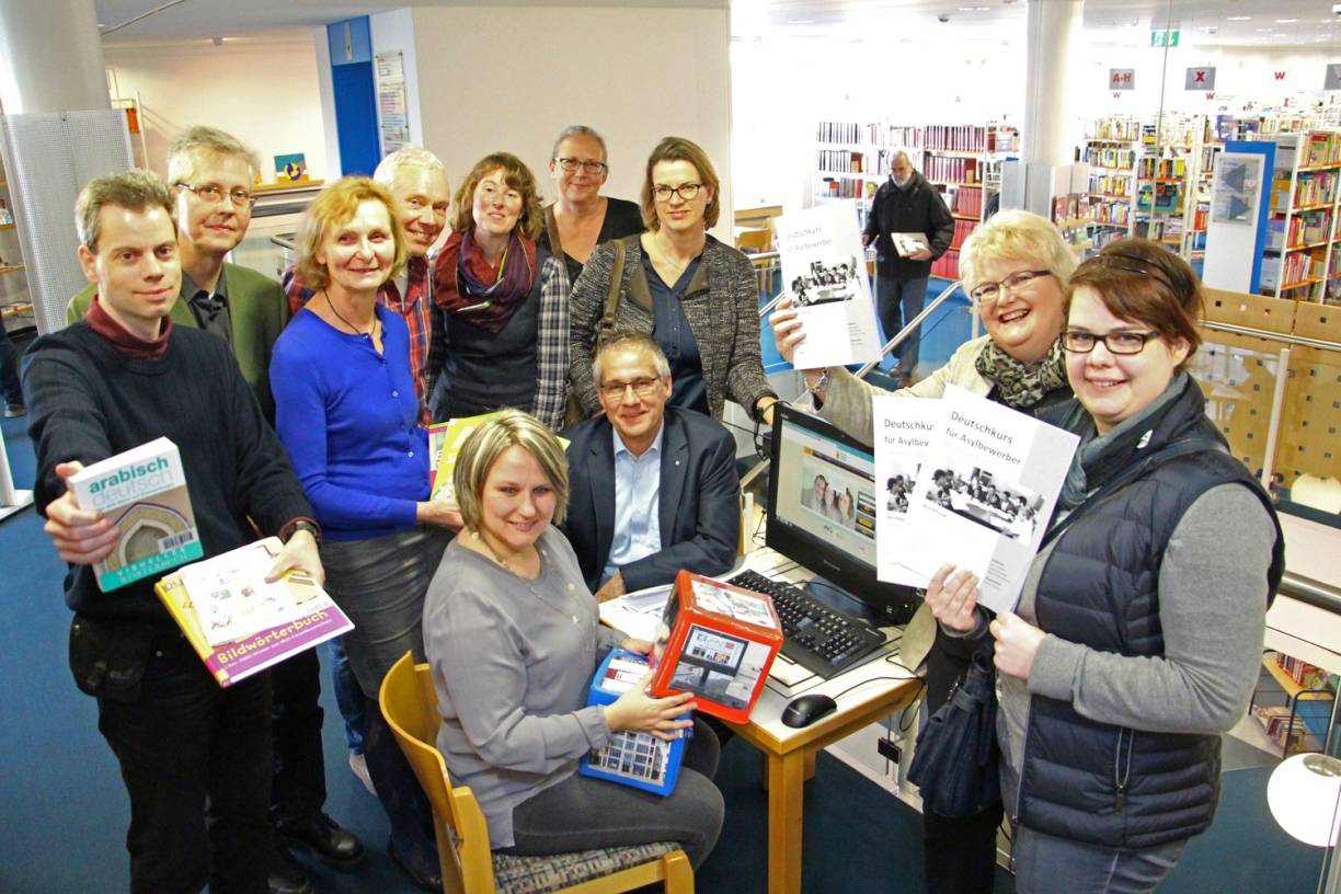  Mit dem Titel „Die Bibliotheken im Kreis Mettmann für nicht deutsprachige Kunden“ kooperieren die Stadtbibliotheken Erkrath, Haan, Heiligenhaus, Hilden, Langenfeld, Mettmann, Monheim am Rhein, Velbert und Wülfrath in einem weit reichenden Netzwerk.  
