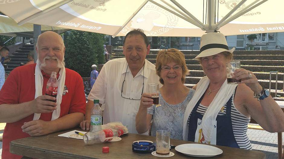 Kein Sommer ohne Sommerfest — das dachten sich die „Letzten Hänger“ und luden im...