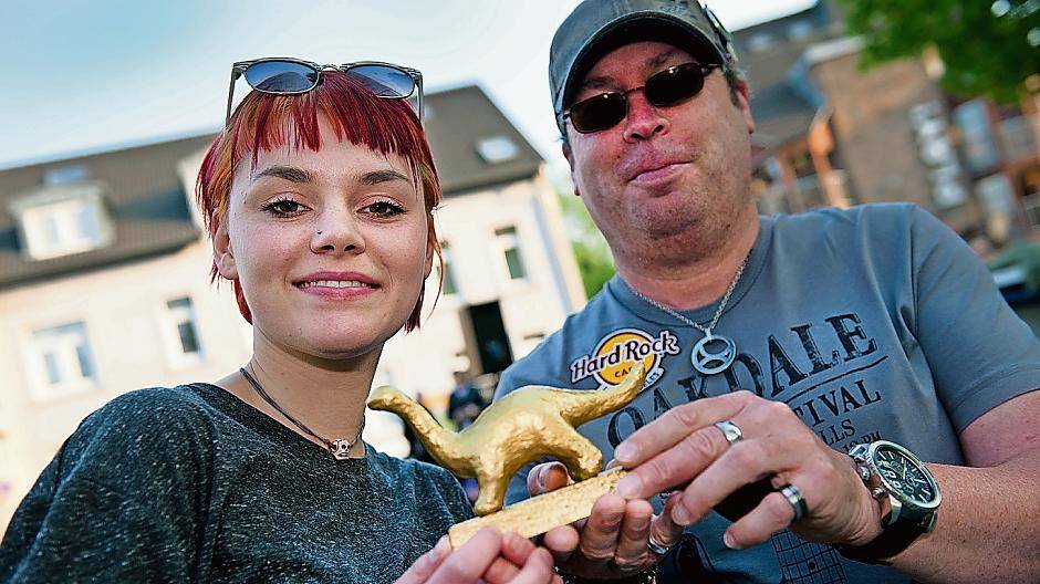 Erkraths Goldkehlchen, Anna Liza Risse, bekam im April den „Goldenen Dino“ von...