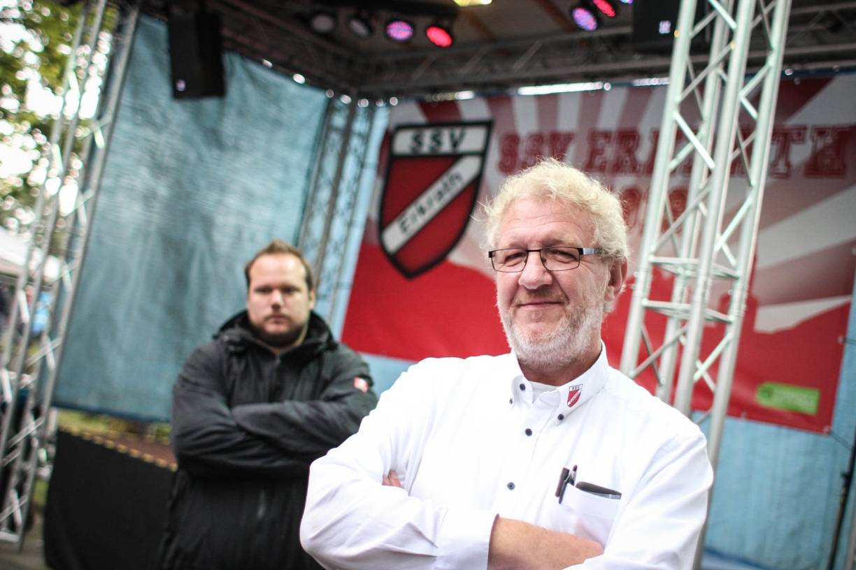 Vereinsvorsitzender Holger Johan (r.) und „Eventmanager“ Lutz Kraft (l.) richteten die Feier zum Saisonauftakt aus. 