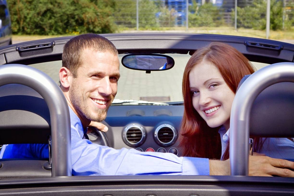  53 Prozent der Deutschen rechnen damit, dass sie auf lange Sicht ein Auto mit alternativem Antrieb fahren werden. 