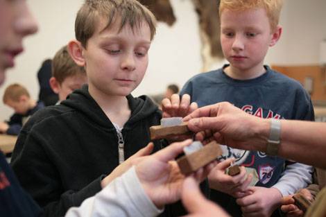  Im Neanderthal Museum gibt es für kleine Leute große Dinge zu entdecken. 