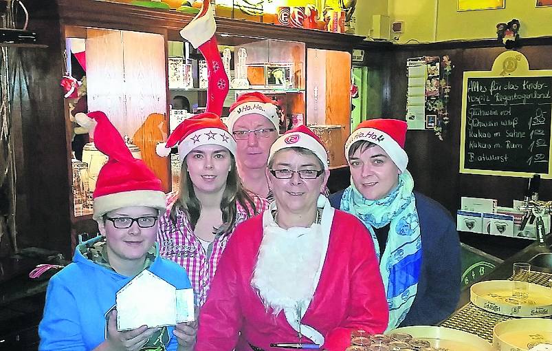  Familie Henneberg sammelt jährlich Spenden für das Kinderhospiz Regenbogenland. 
