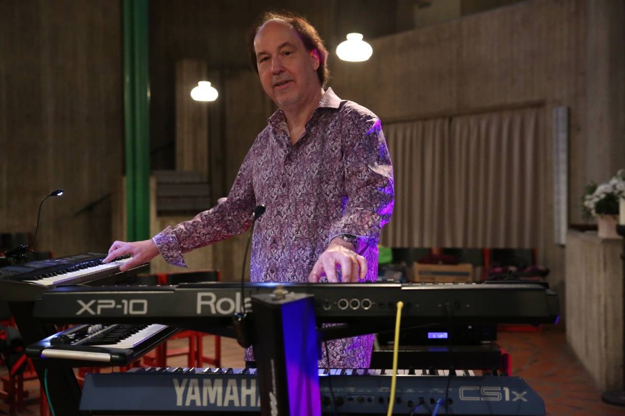 Bern Scholl in Aktion: Der Musiker kommt im März für ein Konzert nach Hochdahl. 