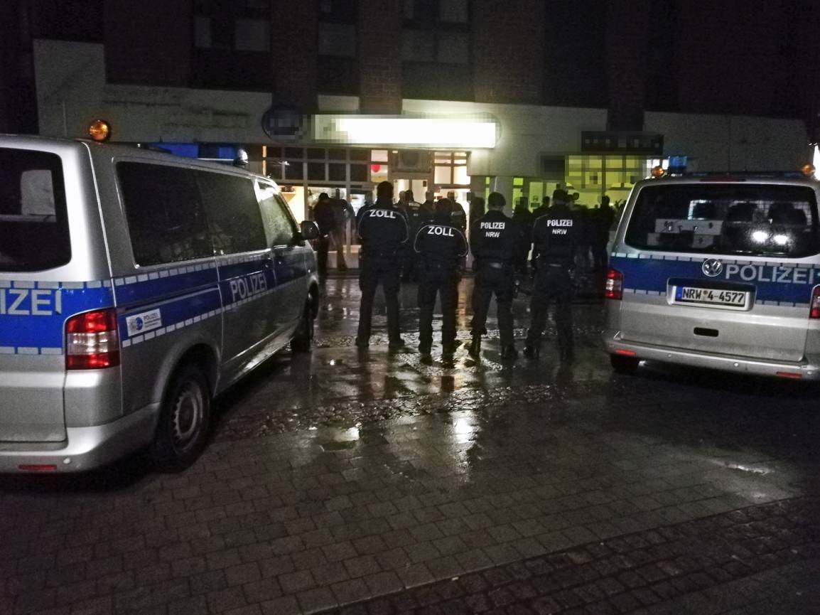 Polizei, Zoll und Ordnungsamt kontrollieren Gaststättenbetriebe: Gemeinsamer Einsatz in Erkrath