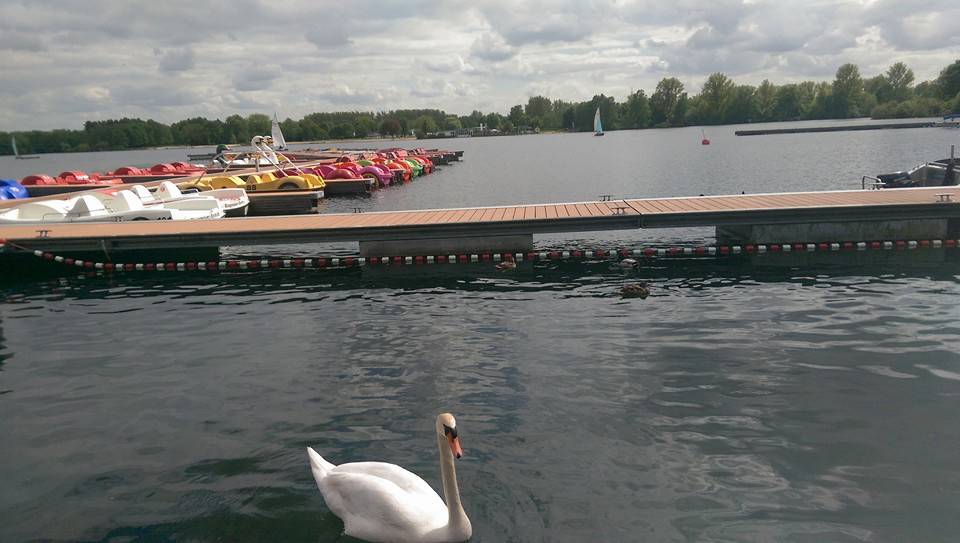  Die Ruhe vor dem Ansturm. Am 1. Mai ist "Tag der offenen Tür" der Segelschule am Unterbacher See. 