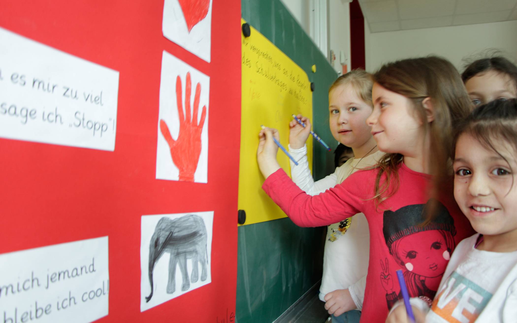 Mit Herz, Hand und Elefant gegen Gewalt