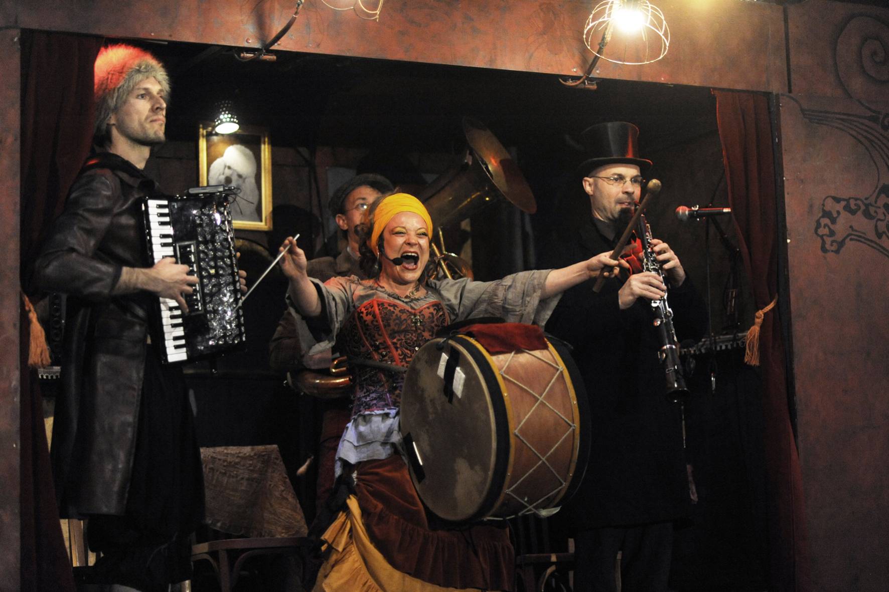 Bürgerdinner und Musikrevue auf dem Bavierplatz