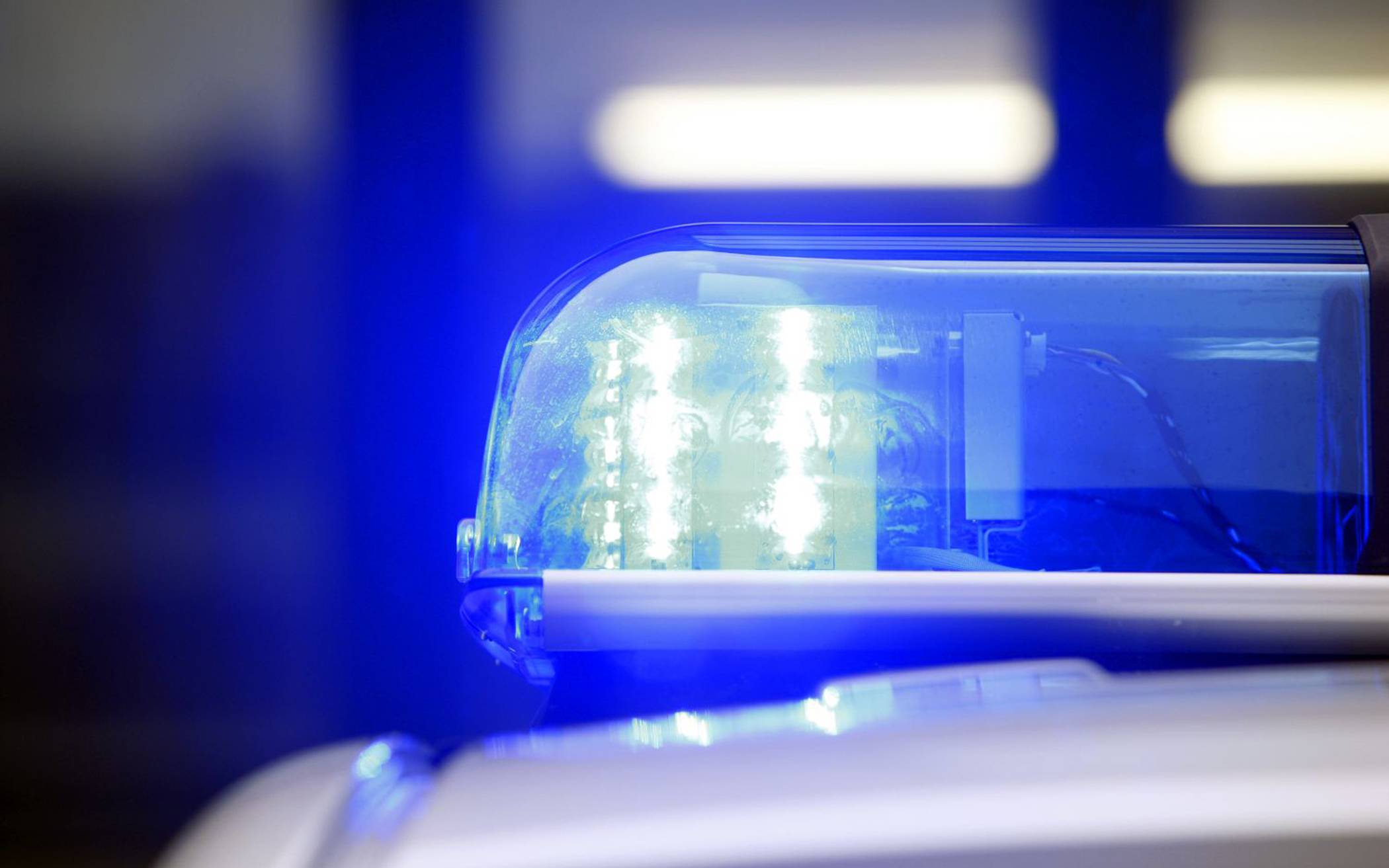 Bei Verkehrskontrolle: Polizei stellt scharfe Schusswaffe sicher