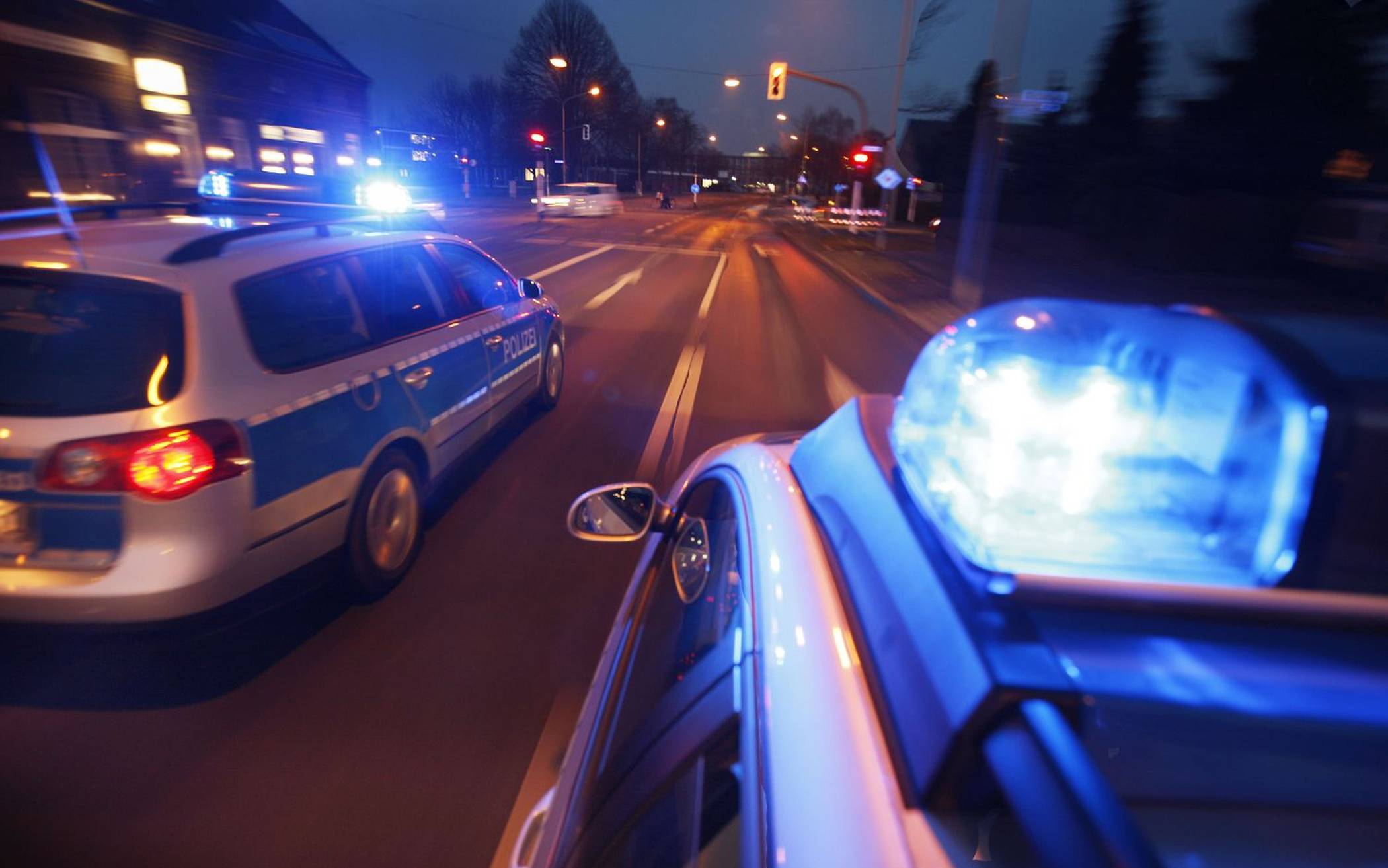 Drei Personen lauern jungem Mann auf: 28-Jähriger in Hochdahl ausgeraubt