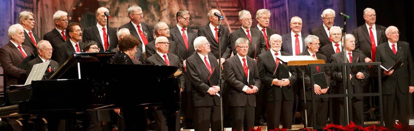  Der MGV beim Weihnachtskonzert der Erkrather Chöre in der Stadthalle Erkrath. 