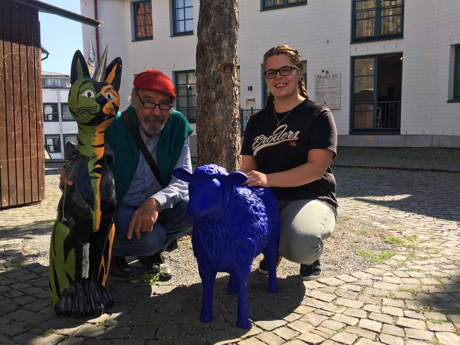 Rainer Bonk - der Blauschäfer - mit Blauschaf, City-Cat und seiner künstlerischen Assistentin Sabrina Güttler. 