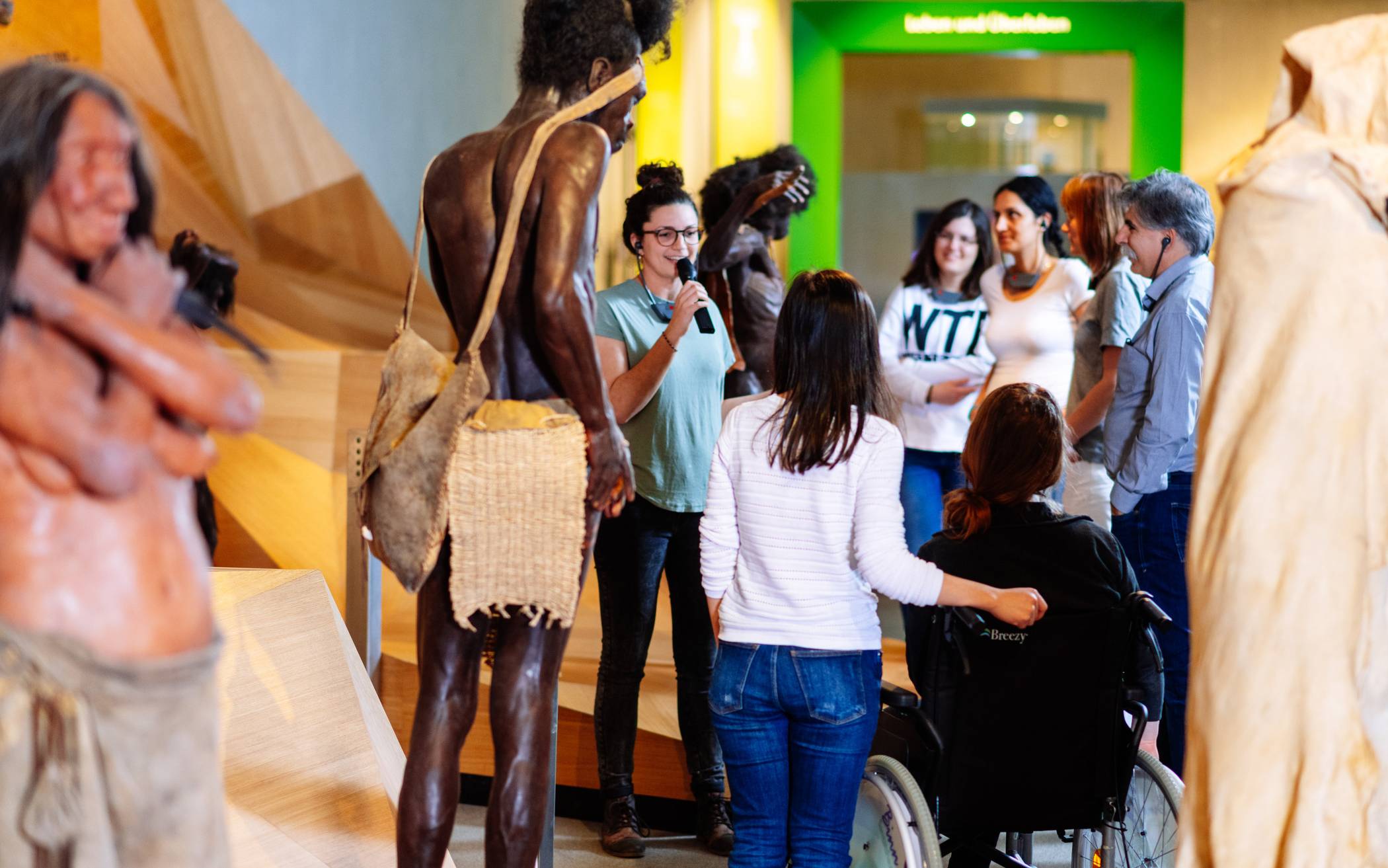 Führungen in verschiedenen Sprachen und mit Gebärdendolmetscherin: Ein Tag der Vielfalt im Neanderthal Museum