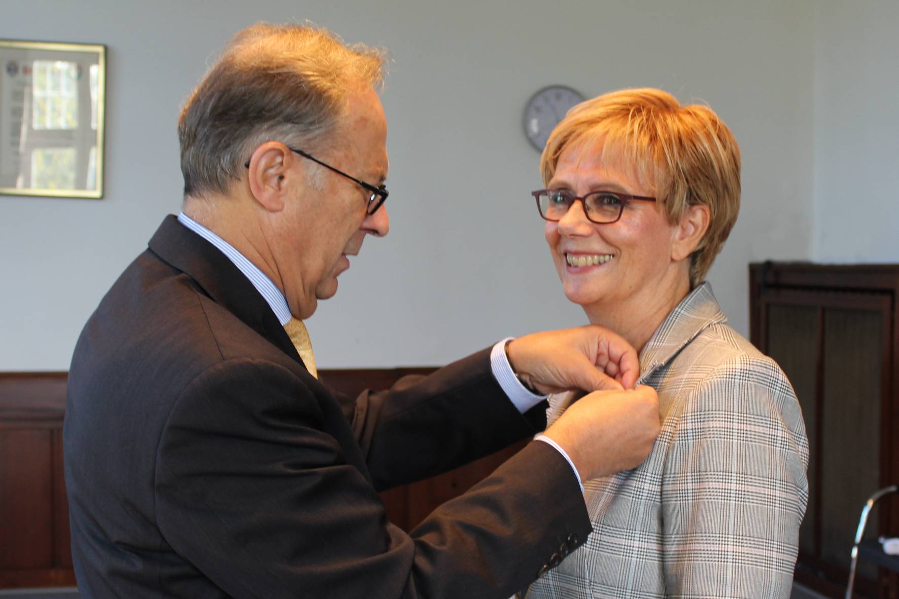 Verleihung des Bundesverdienstkreuzes an Brigitte Herzmann