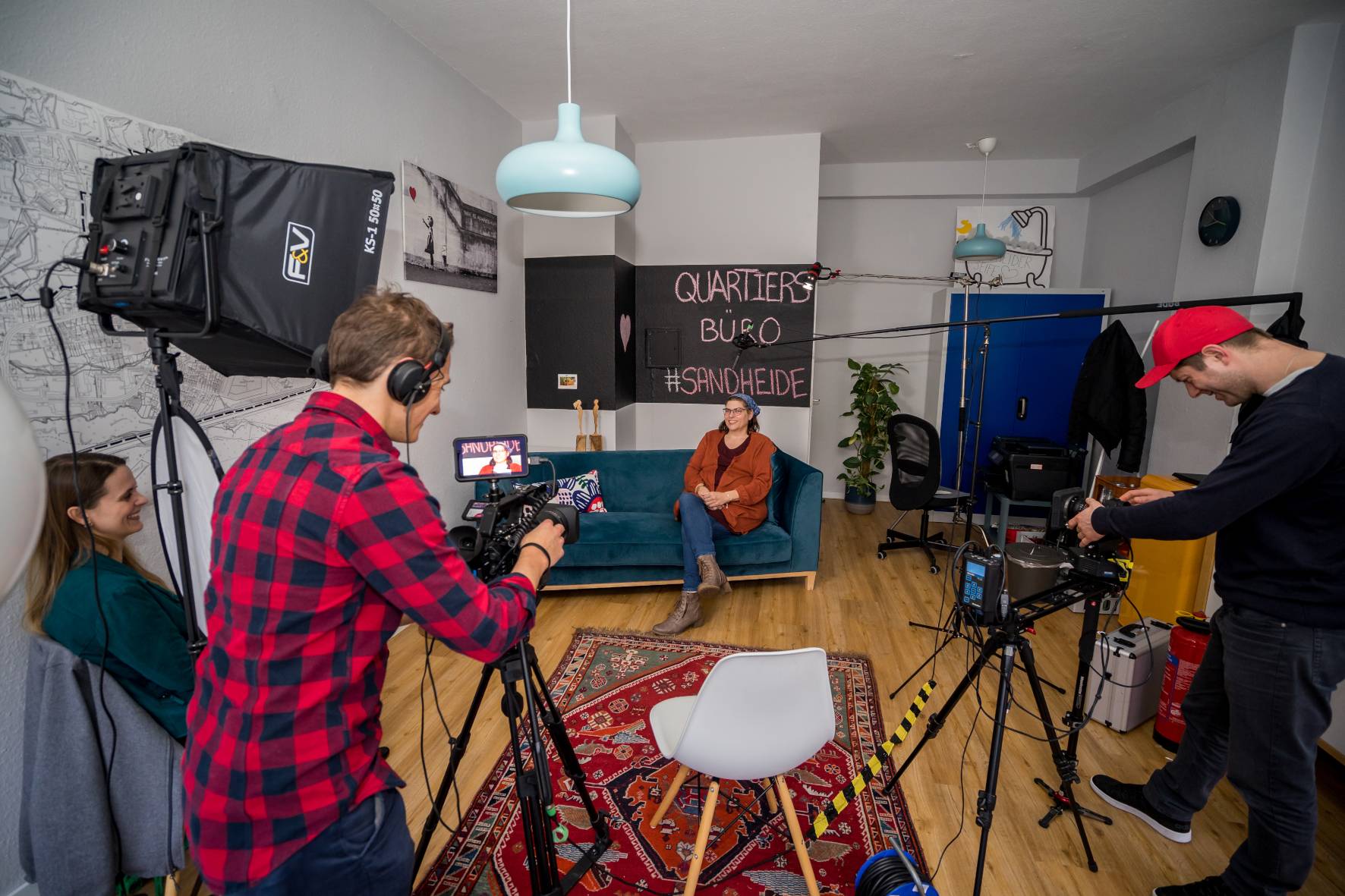  Interview auf der blauen Couch: In der Sandheide fanden Ende November die Dreharbeiten zum Filmprojekt „Die Sandheide - ein Quartier, viele Gesichter“ statt. 