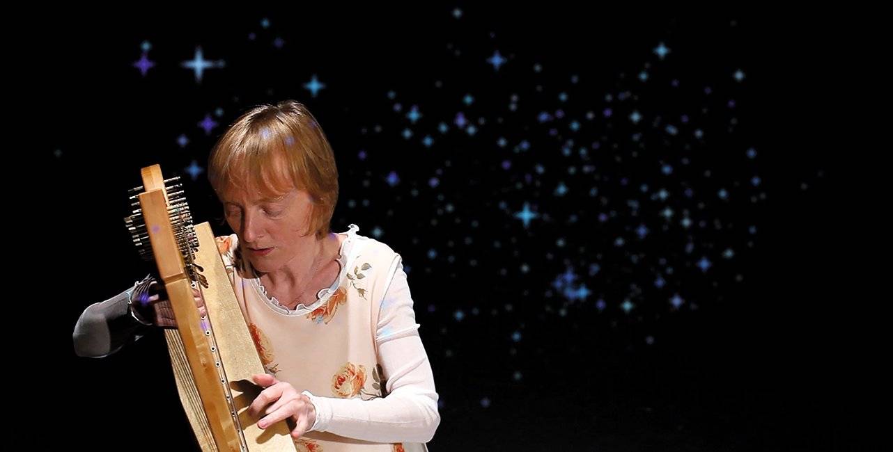 Musik im Planetarium "Stellarium Erkrath": Harfenmusik unter dem Sternenhimmel