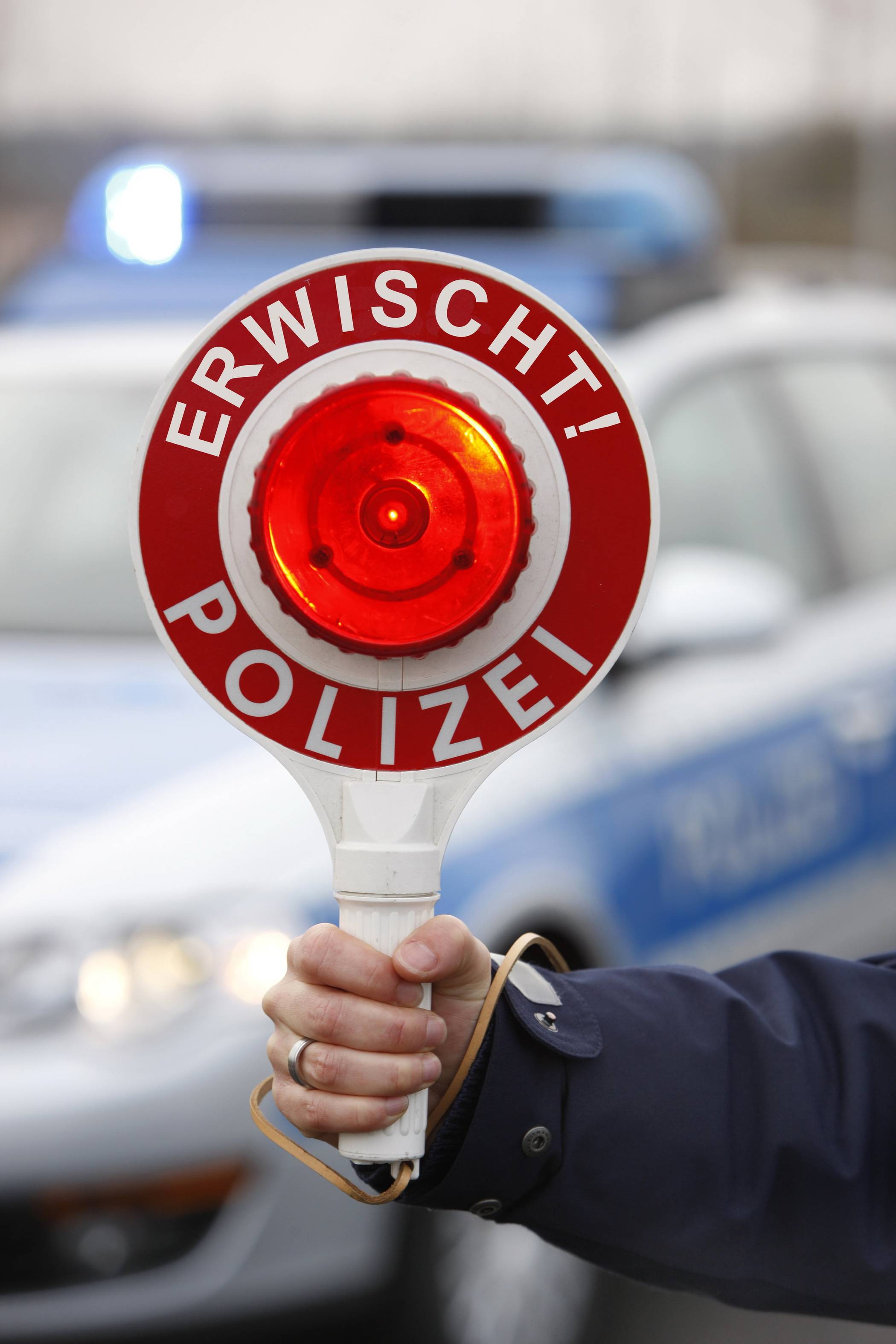 Polizei sucht Zeugen: Papiercontainerbrand an der Eisenstraße