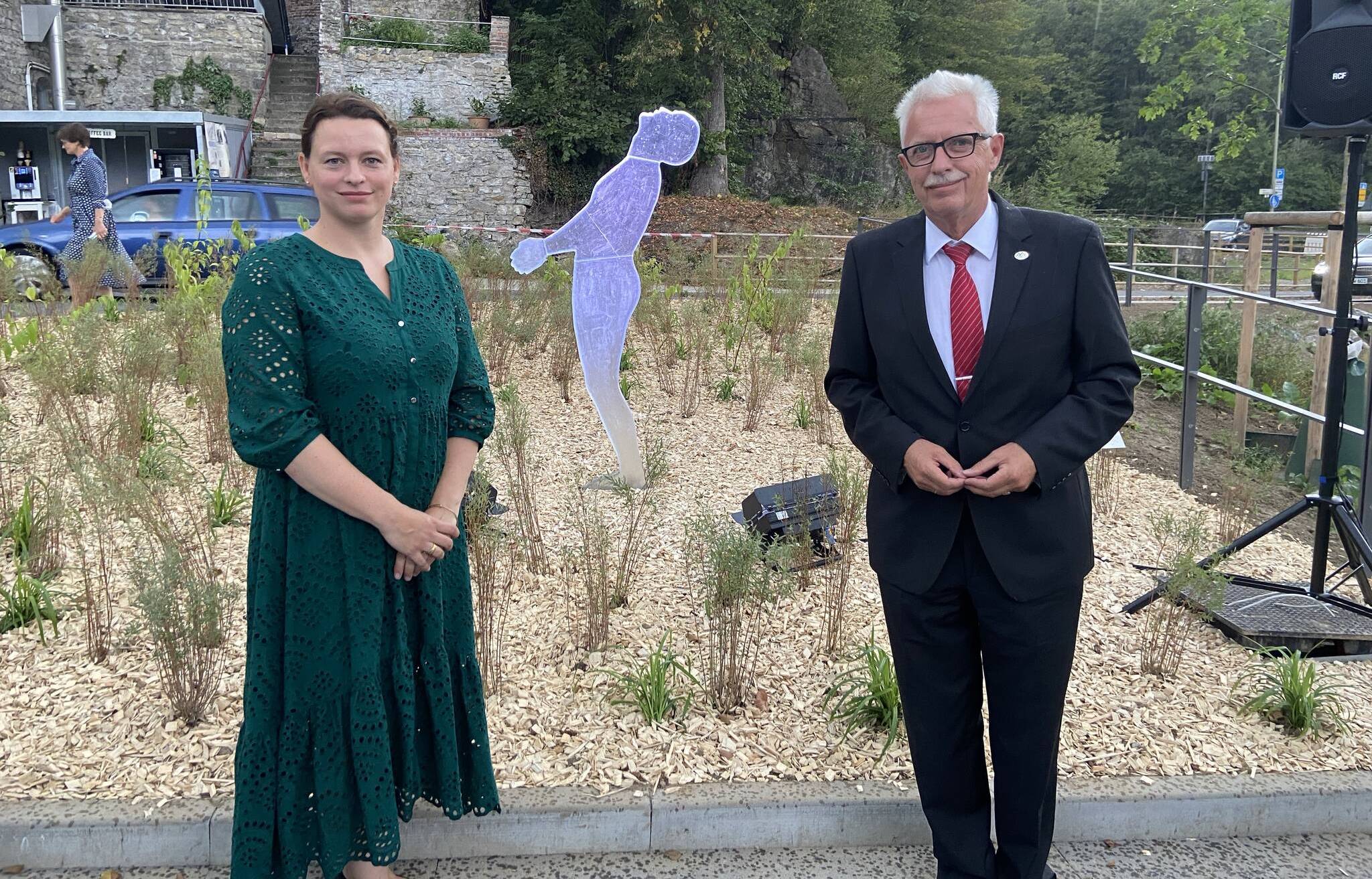 Franziska Peter zusammen mit Landrat Thomas