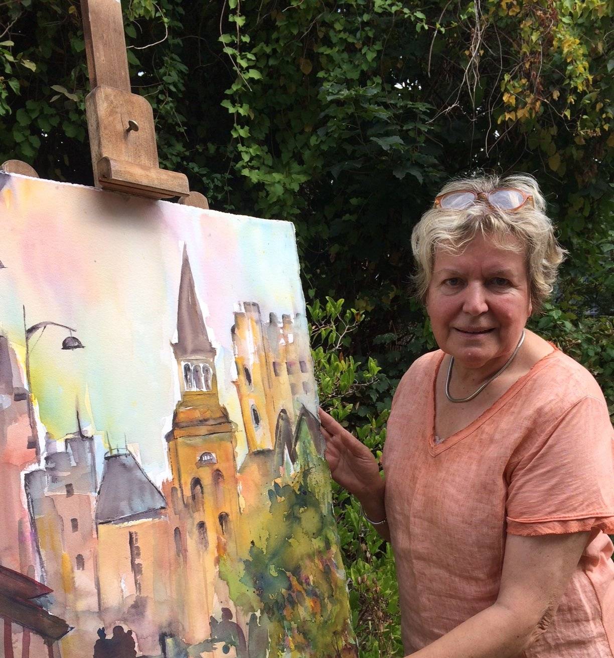  Unter dem Titel „Unterwegs sein“ präsentiert die Malerin Margit Seiwert ihre farbenfrohen Werke bei den Stadtwerken Erkrath. 