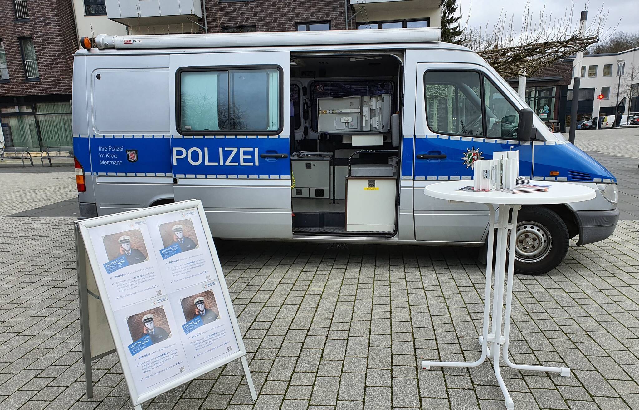 Kriminalprävention auf dem Hochdahler Markt: Das Info-Mobil kommt nach Hochdahl