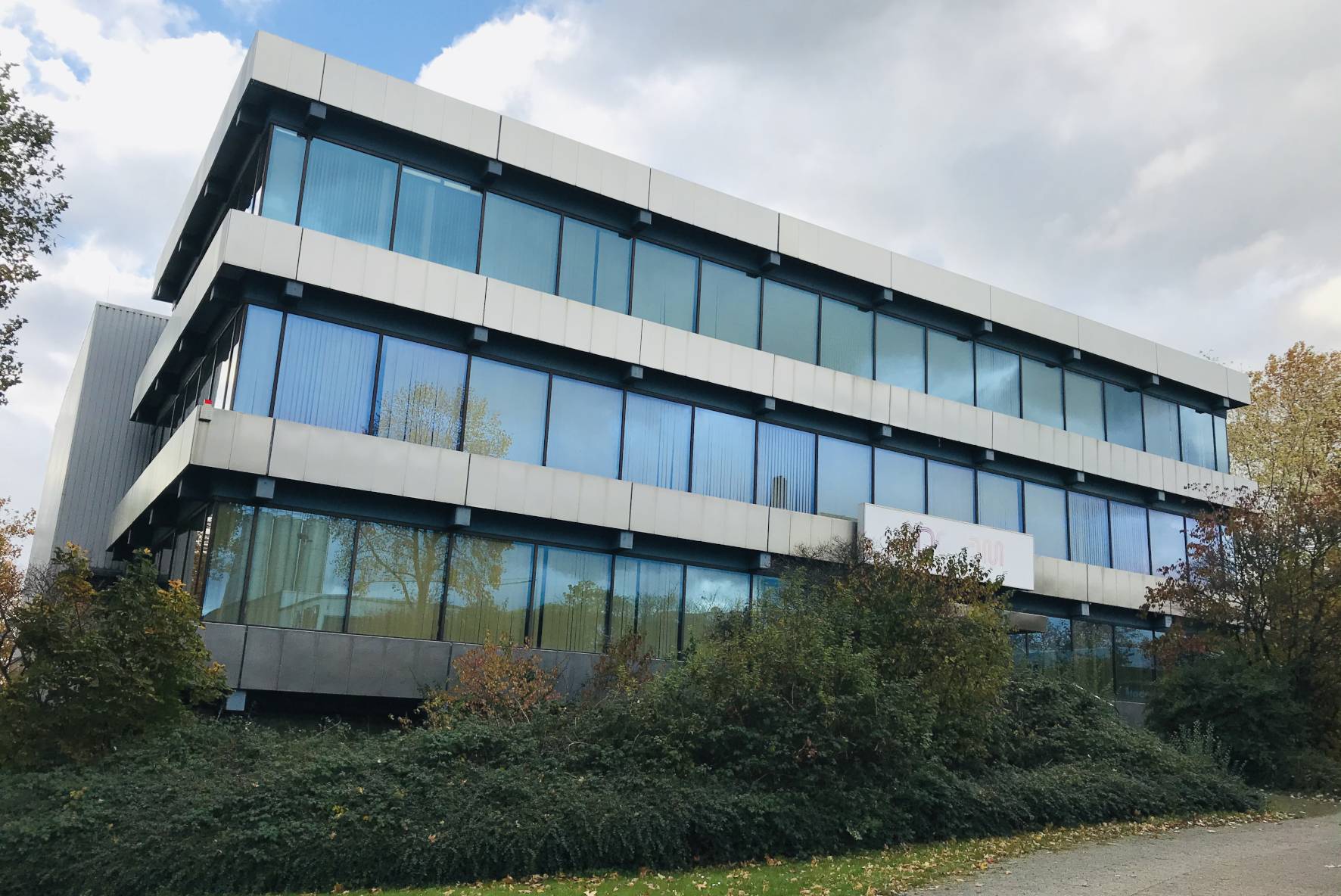  Aus der ehemaligen Gewerbeimmobilie an der Hildener Straße in Hochdahl wird ein soziales Dienstleistungszentrum, das neue „Forum Sandheide“. 