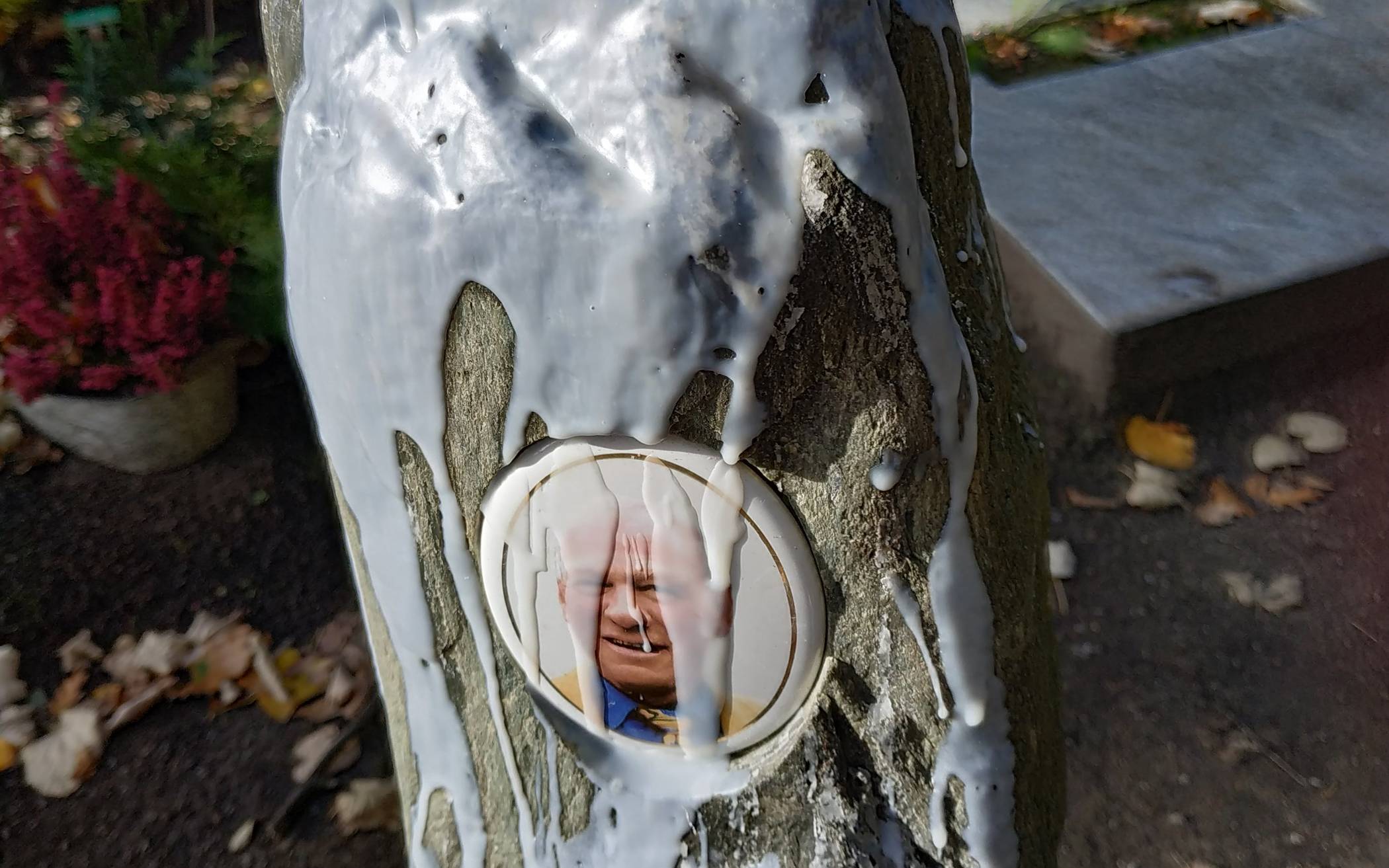 Vandalismus auf dem Friedhof