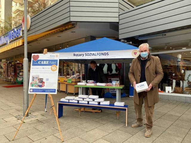  Hinrich Schumacher und Jürgen Schmidt Rotary Club Hilden-Haan in Erkrath. 